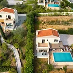 Aegean Blue Villa's فيلة *